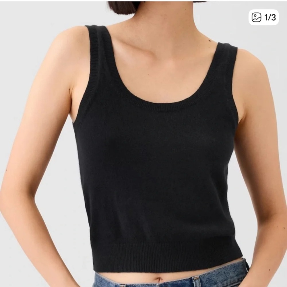GAP Black Cropped Tank Top